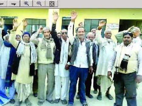 Villagers protested on Akbarpur tehsil
